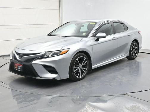 Celestial Silver Metallic 2020 Toyota Camry SE