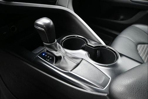 Celestial Silver Metallic 2020 Toyota Camry SE