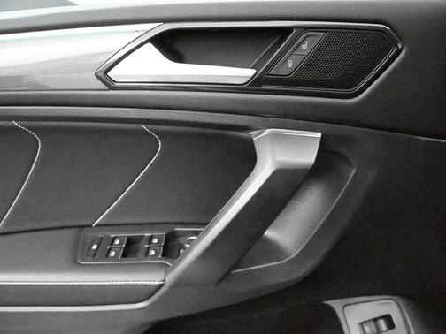 2022 Volkswagen Tiguan 2.0T SE R-Line Black 4MOTION