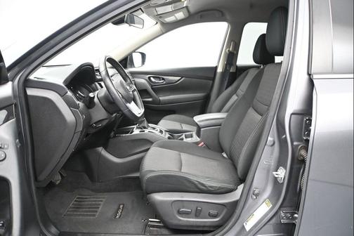 Gun Metallic 2019 Nissan Rogue SV