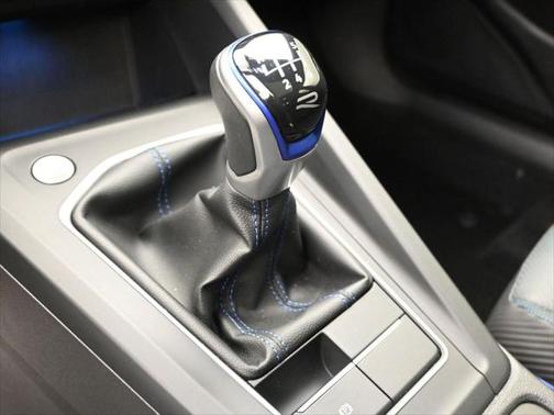 2022 Volkswagen Golf R 2.0T Manual