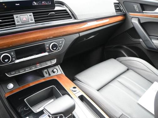 2022 Audi Q5 45 S line Prestige