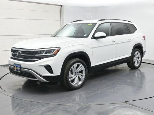 Pure White 2023 Volkswagen Atlas 2.0T SE w/Technology 4MOTION