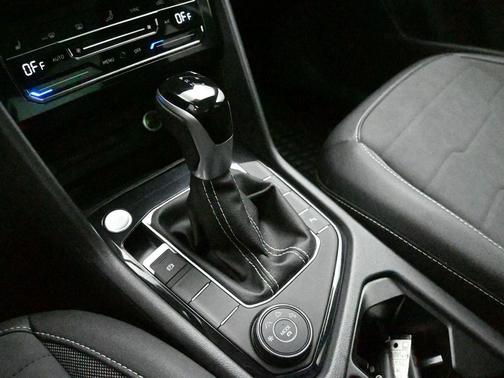 2025 Volkswagen Taos 1.5T SE Black