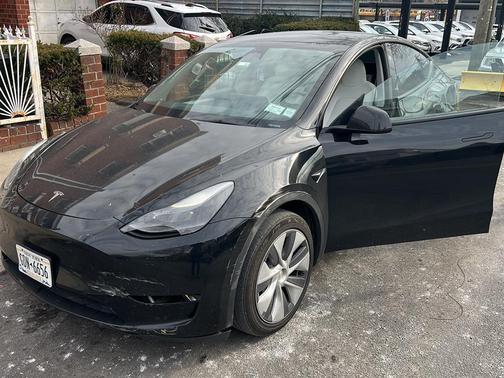 2024 Tesla Model Y Long Range Dual Motor All-Wheel Drive