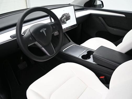 2024 Tesla Model Y Long Range Dual Motor All-Wheel Drive