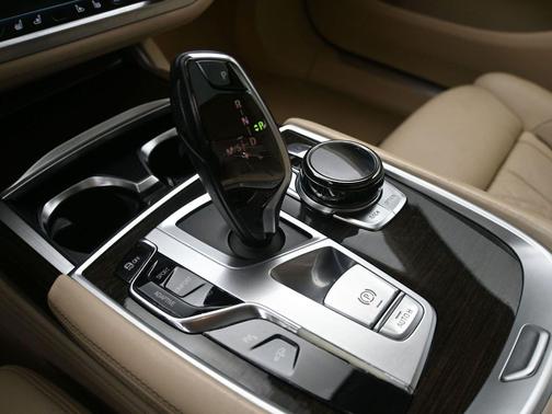 2018 BMW 750 i xDrive