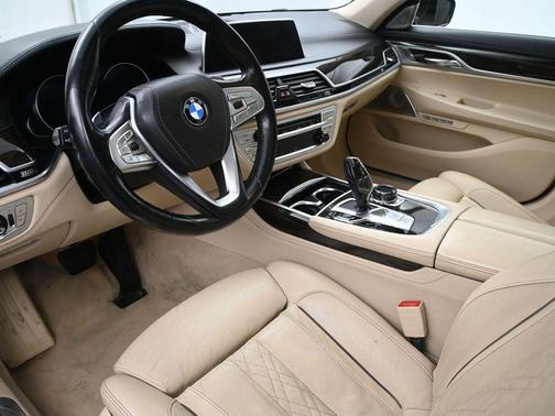2018 BMW 750 i xDrive