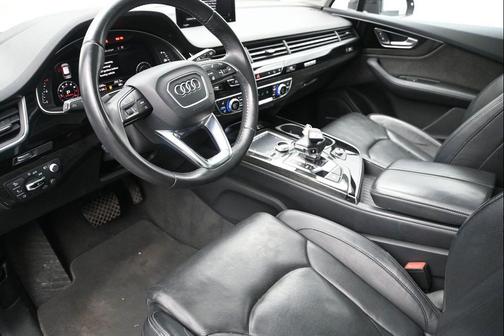 Orca Black Metallic 2017 Audi Q7 3.0T Prestige