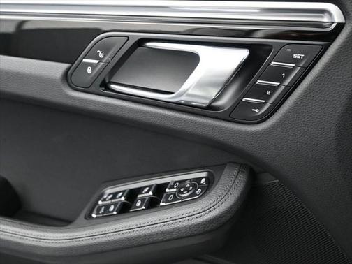 2018 Porsche Macan Base