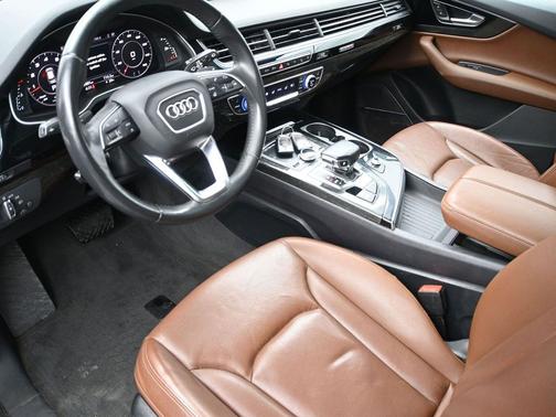2019 Audi Q7 55 Premium Plus