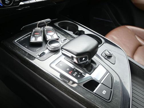 2019 Audi Q7 55 Premium Plus