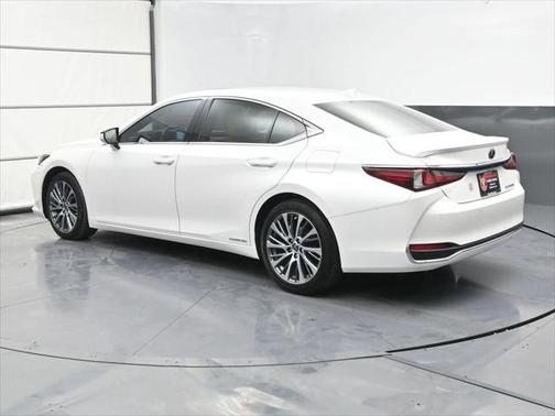 2019 Lexus ES 300h Luxury