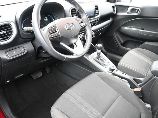 2023 Hyundai VENUE SEL