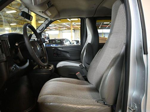 Silver Ice Metallic 2015 Chevrolet Express 3500 LT