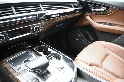 Glacier White Metallic 2018 Audi Q7 3.0T Prestige