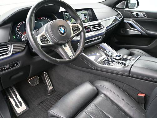 2021 BMW X6 M50i