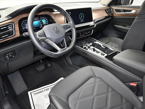 2024 Volkswagen Atlas 2.0T SE w/Technology 4MOTION