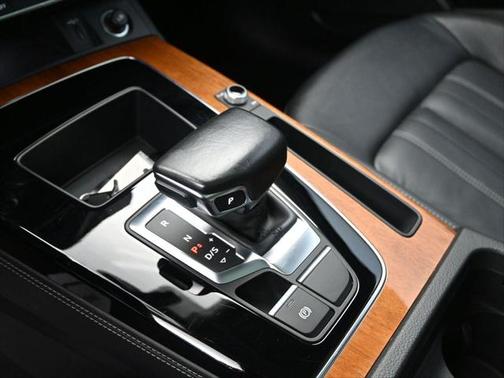 2022 Audi Q5 45 S line Premium Plus