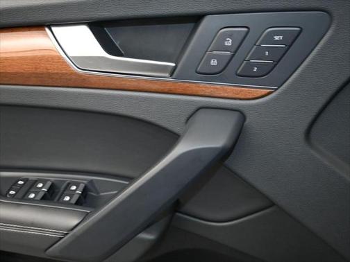 2022 Audi Q5 45 S line Premium Plus