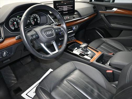 2022 Audi Q5 45 S line Premium Plus