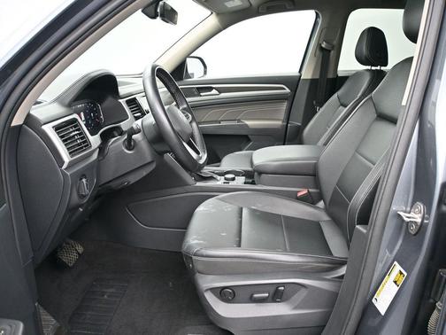 2022 Volkswagen Atlas 3.6L SE w/Technology