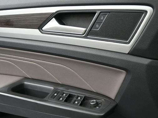 2022 Volkswagen Atlas 3.6L SE w/Technology