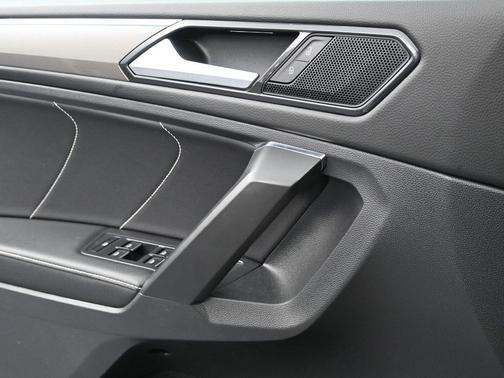 2023 Volkswagen Tiguan 2.0T SE R-Line Black 4MOTION