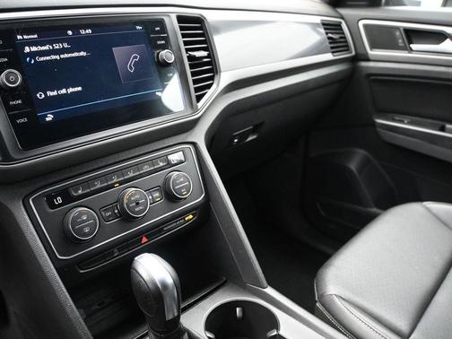 2020 Volkswagen Atlas Cross Sport 3.6L V6 SE w/Technology R-Line