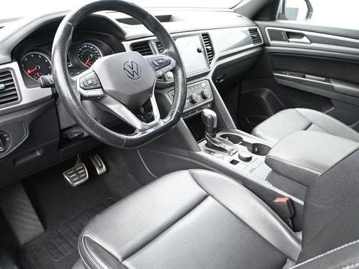 2020 Volkswagen Atlas Cross Sport 3.6L V6 SE w/Technology R-Line
