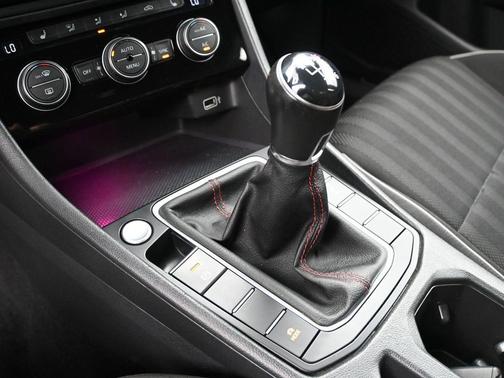2019 Volkswagen Jetta GLI 2.0T S