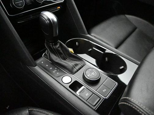 2022 Volkswagen Atlas 2.0T SE w/Technology 4MOTION