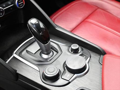 2017 Alfa Romeo Giulia Base