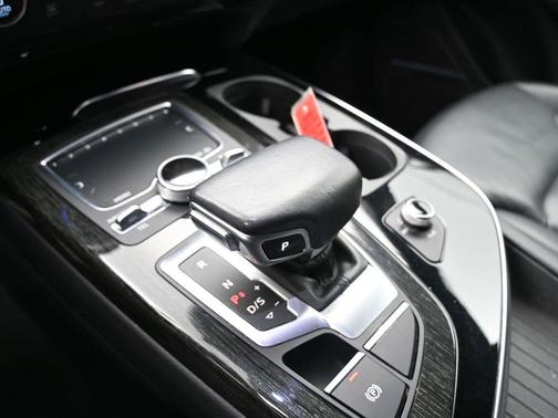 2019 Audi Q7 55 Premium Plus