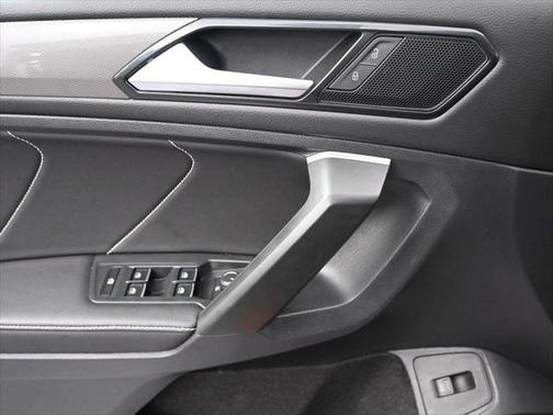 2024 Volkswagen Tiguan 2.0T SE 4MOTION