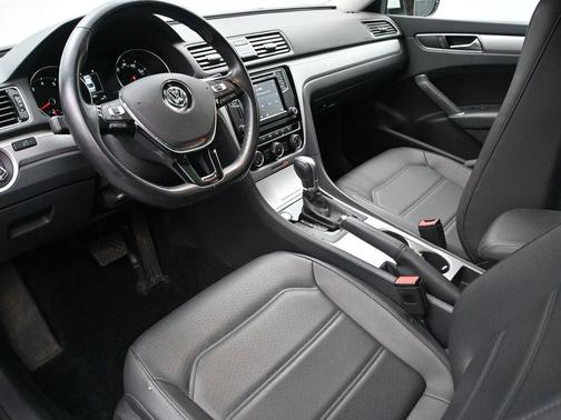 2019 Volkswagen Passat 2.0T Wolfsburg Edition