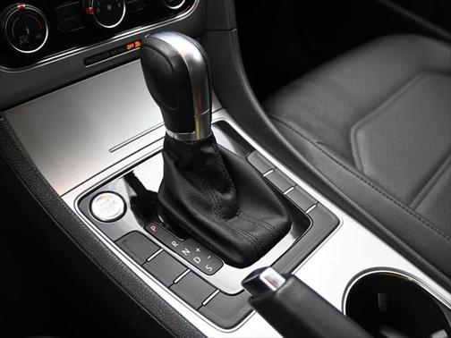2019 Volkswagen Passat 2.0T Wolfsburg Edition