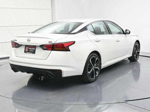 2023 Nissan Altima SR FWD
