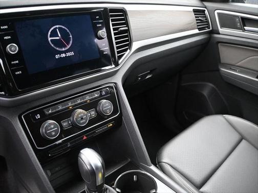 2023 Volkswagen Atlas 3.6L SE w/Technology