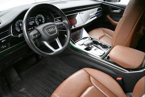 Mythos Black Metallic 2022 Audi Q7 55 Prestige