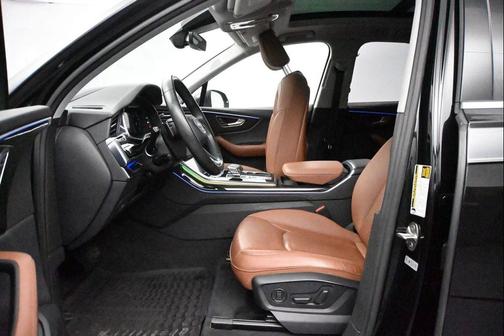 Mythos Black Metallic 2022 Audi Q7 55 Prestige