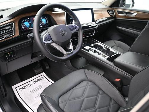 2024 Volkswagen Atlas 2.0T SE w/Technology 4MOTION