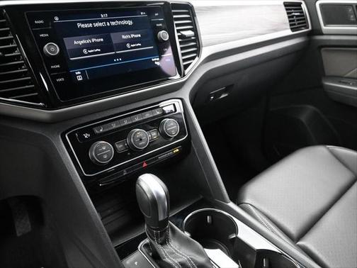 2023 Volkswagen Atlas Cross Sport 2.0T SE w/Technology 4MOTION