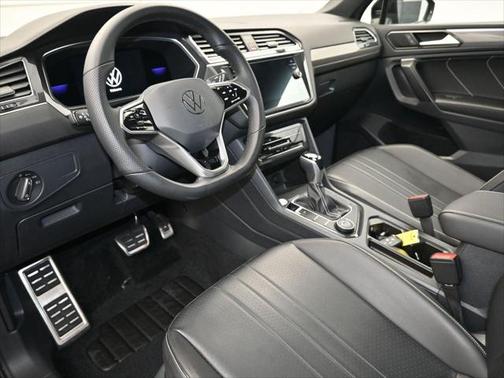 2022 Volkswagen Tiguan 2.0T SE R-Line Black 4MOTION