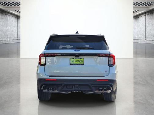 Star White Metallic Tri-Coat 2026 Ford Explorer ST