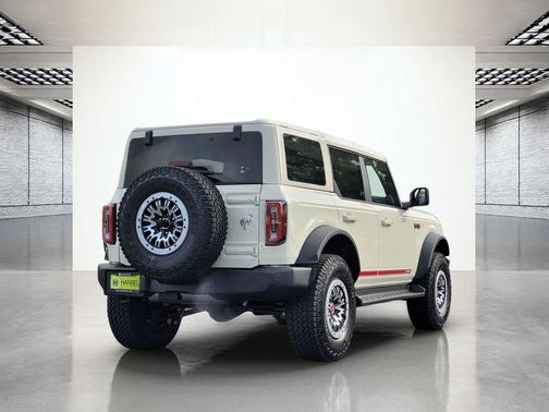 Wimbledon White 2026 Ford Bronco Outer Banks