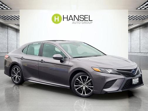 2020 Toyota Camry SE