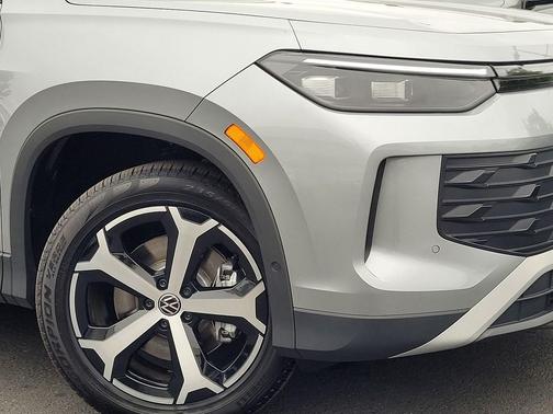 2025 Volkswagen Tiguan 2.0T SE 4MOTION