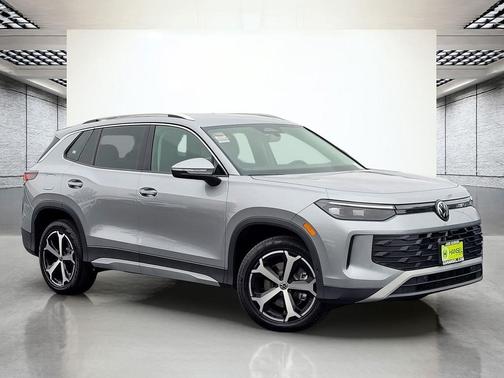 2025 Volkswagen Tiguan 2.0T SE 4MOTION