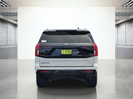 Star White Metallic Tri-Coat 2026 Ford Expedition Platinum